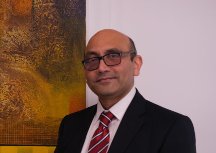 Mr Girish Vashista Consultant Orthropeadic Surgeon